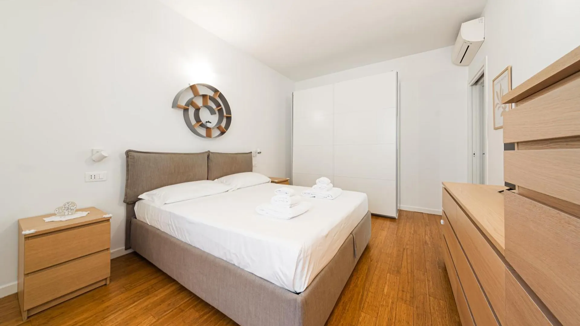 Nettuno Apartment - Private Garden In Bologna Center 0*,