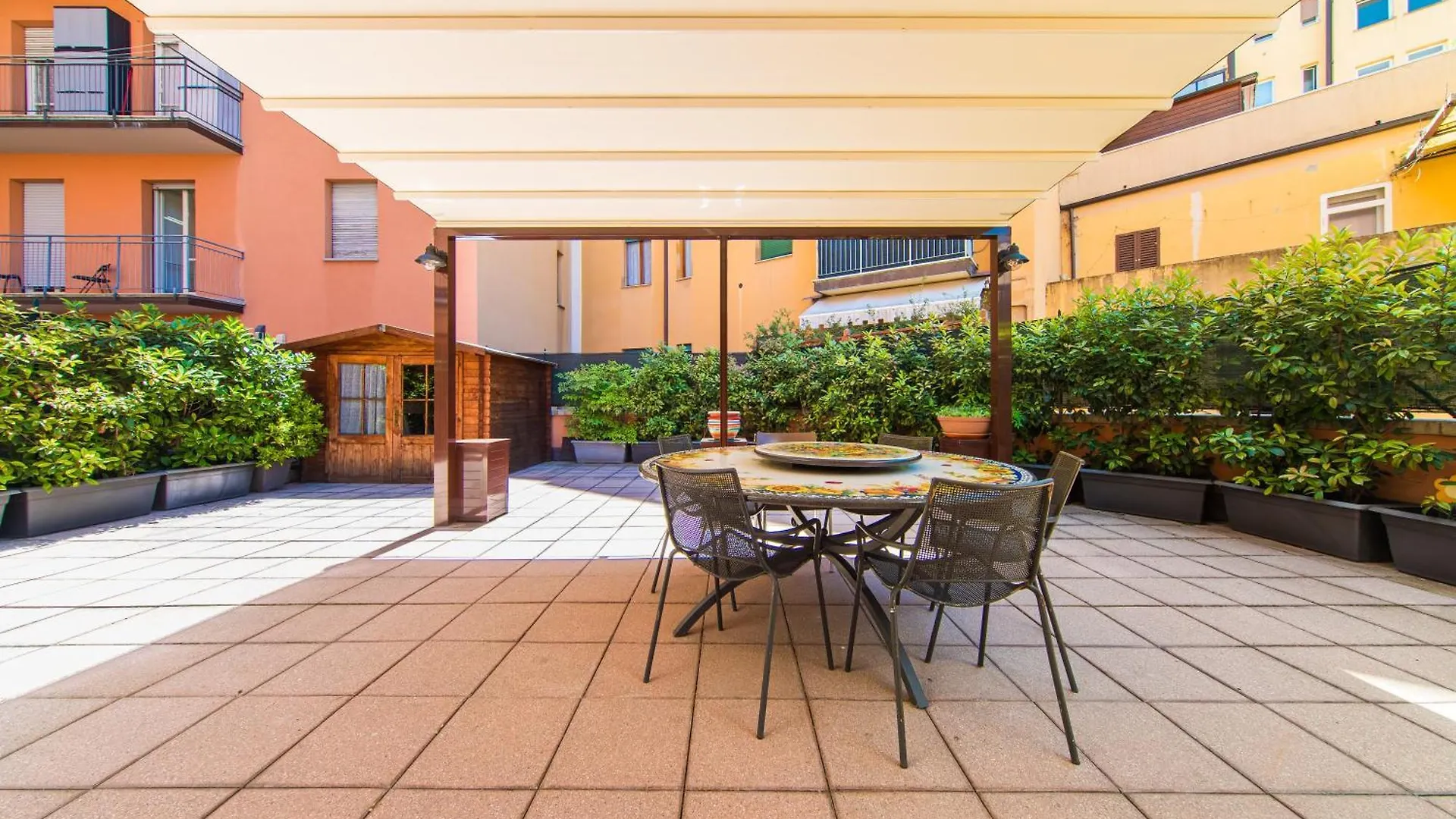 Nettuno Apartment - Private Garden In Bologna Center