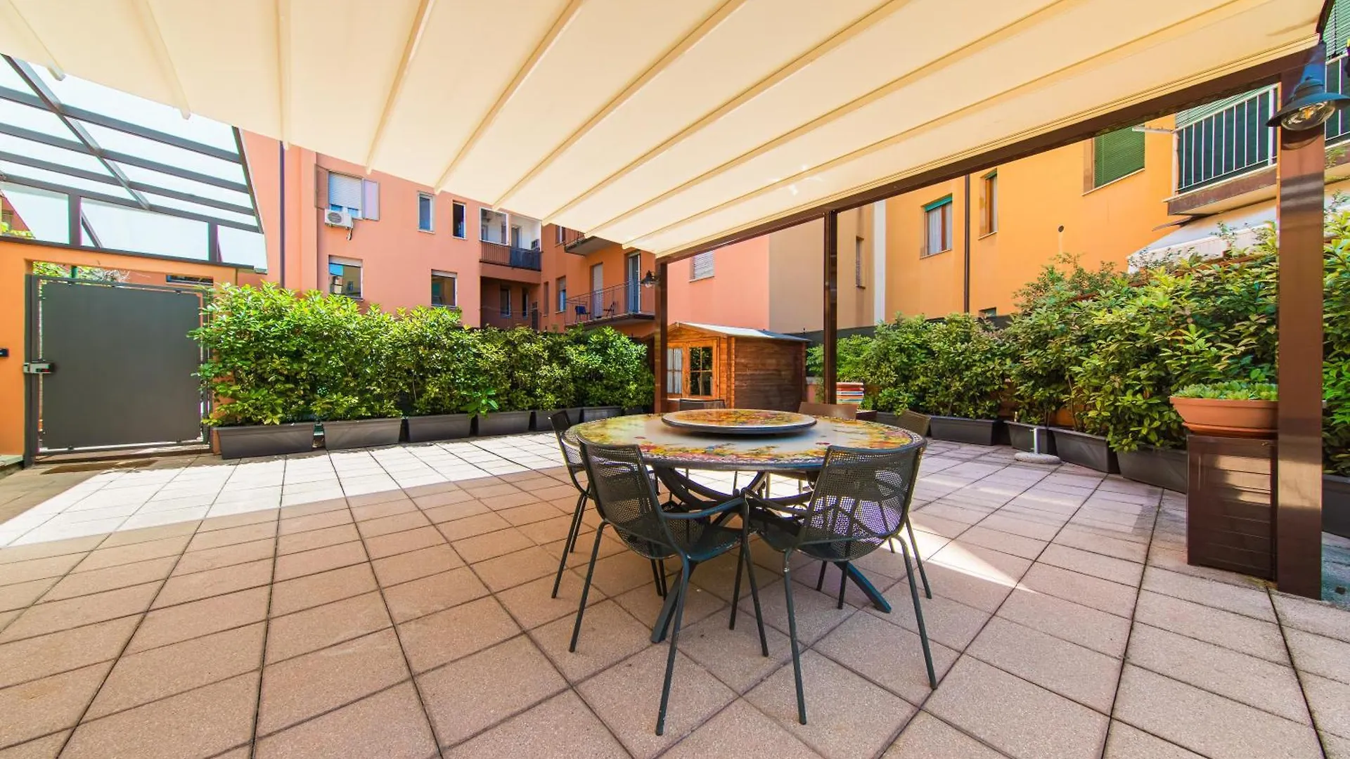 Nettuno Apartment - Private Garden In Bologna Center