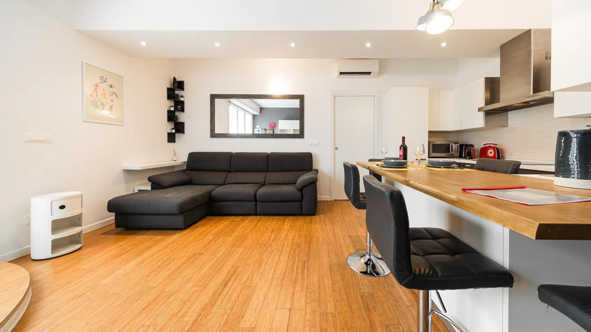 Nettuno Apartment - Private Garden In Bologna Center 0*,