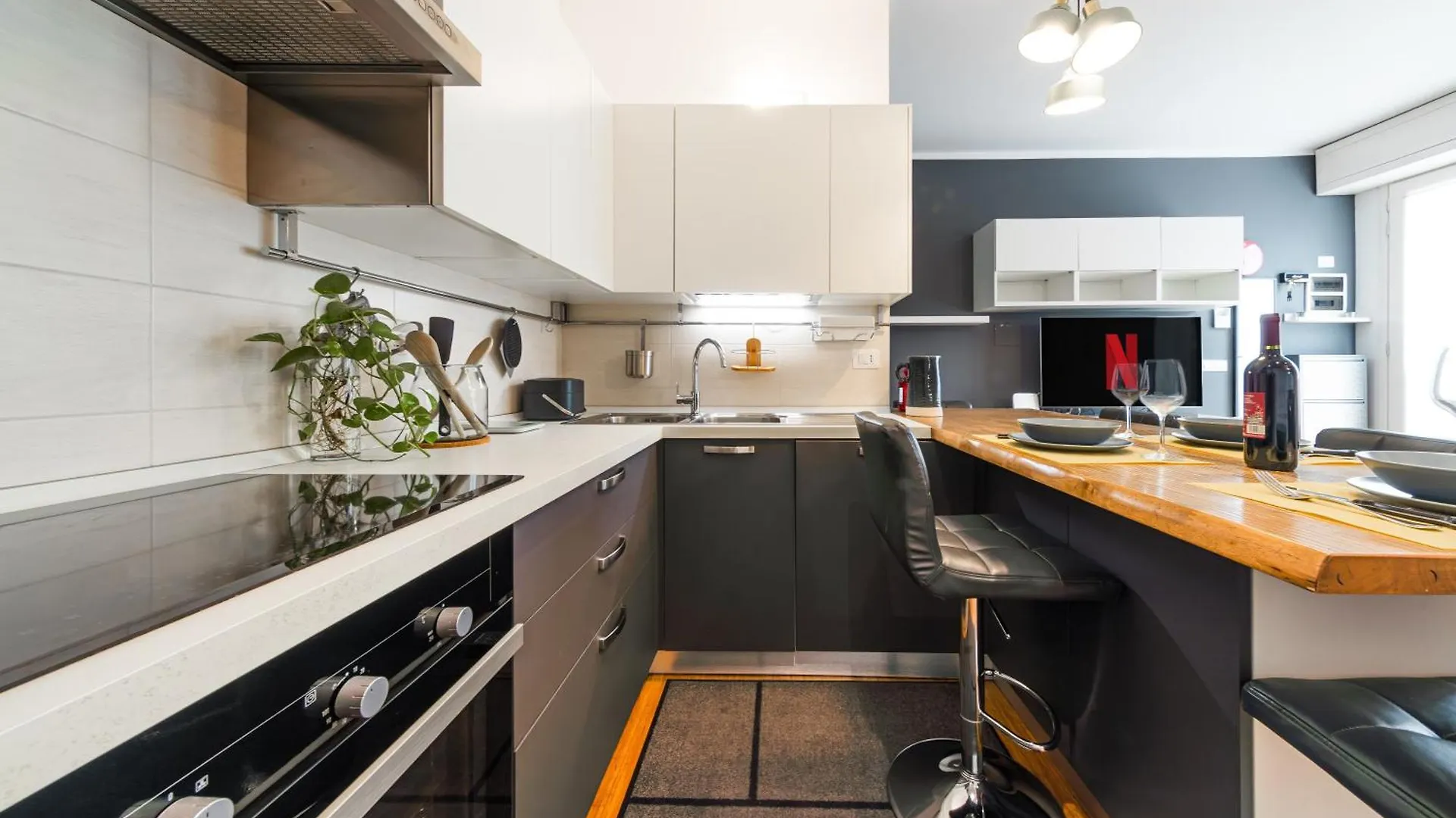 Nettuno Apartment - Private Garden In Bologna Center