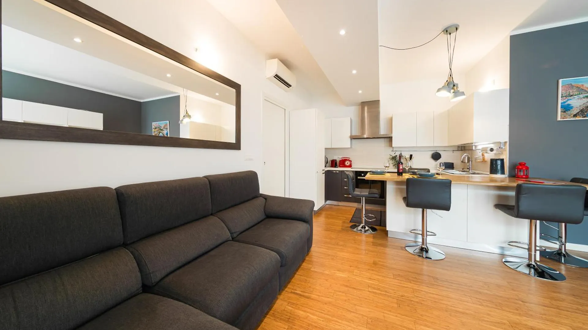 Nettuno Apartment - Private Garden In Bologna Center