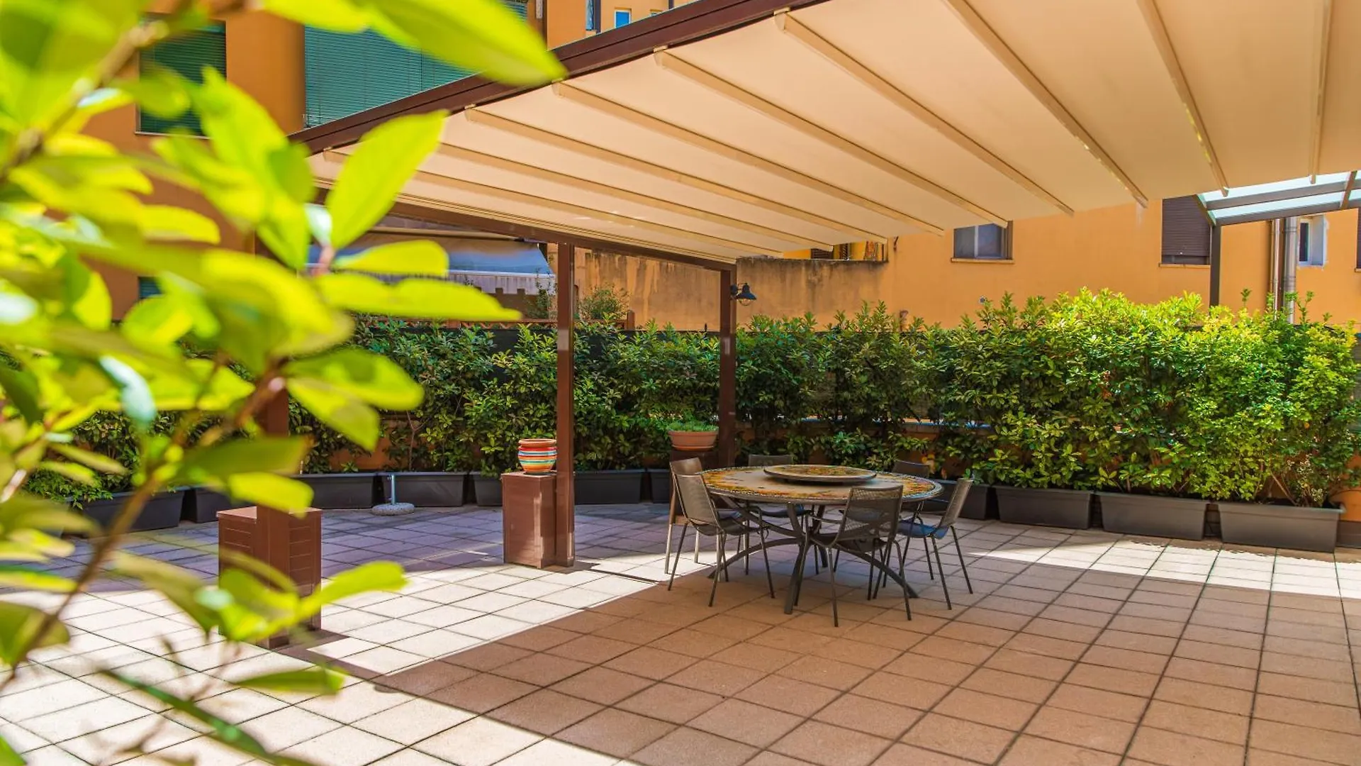 Nettuno Apartment - Private Garden In Bologna Center
